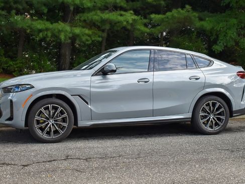 Used 2025 BMW X6 xDrive40i AWD/4WD image 3