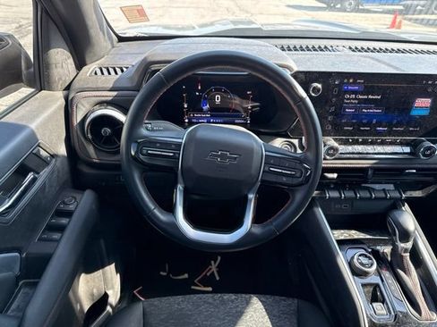 Used 2023 Chevrolet Colorado Z71 w/ Z71 Convenience Package 2 AWD/4WD image 18