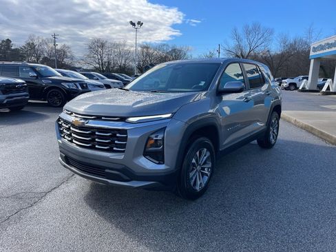 New 2026 Chevrolet Equinox LT FWD image 3