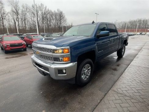 Certified 2019 Chevrolet Silverado 2500 LT w/ LT Convenience Package image 3