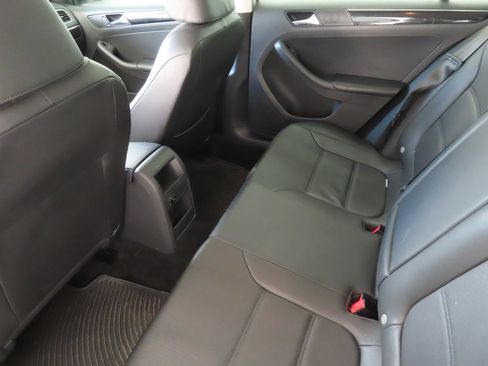 Used 2016 Volkswagen Jetta SEL FWD image 23