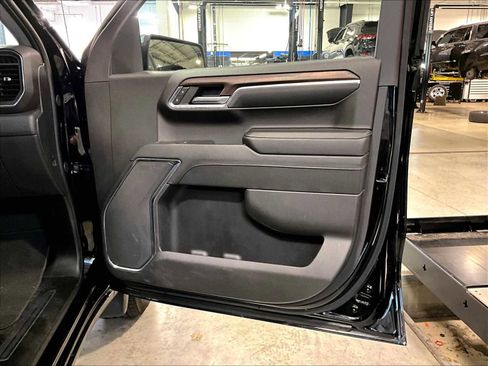 Used 2024 GMC Sierra 1500 SLT image 11