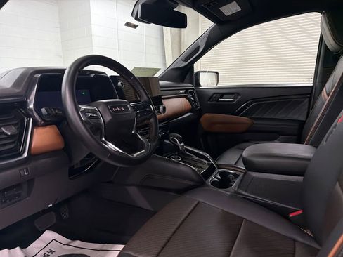 Used 2024 GMC Canyon AT4 w/ AT4 Premium Package image 6