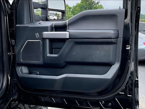 Used 2019 Ford F250 Platinum w/ Platinum Ultimate Package AWD/4WD image 30
