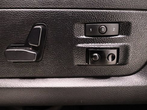Used 2016 RAM 3500 Laramie AWD/4WD image 12