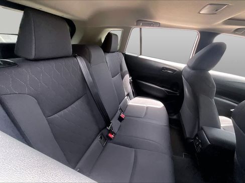 Used 2025 Toyota Corolla Cross LE w/ Moonroof Package FWD image 19