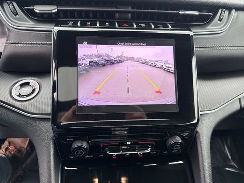 New 2025 Jeep Grand Cherokee 4WD image 12