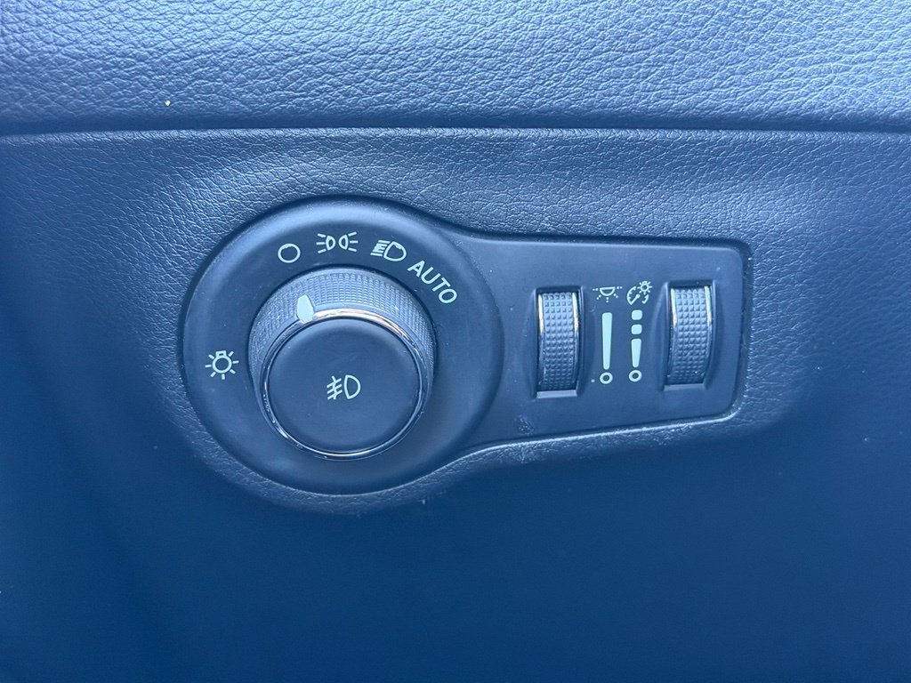 Used 2021 Jeep Compass Limited FWD image 16