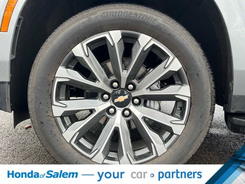 Used 2025 Chevrolet Tahoe High Country image 8