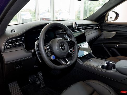 New 2025 Maserati Grecale GT image 23