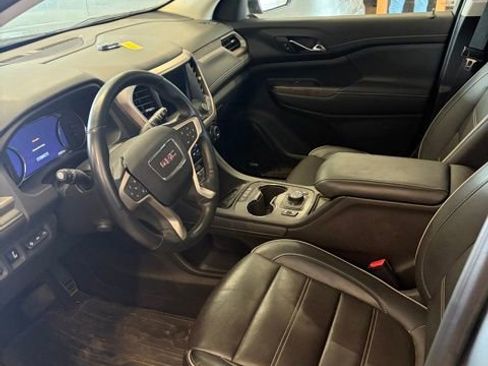 Used 2023 GMC Acadia Denali w/ Denali Ultimate Package AWD/4WD image 3