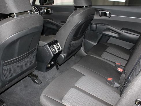 Used 2023 Kia Sorento LX AWD/4WD image 20