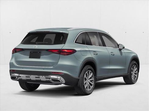 Used 2026 Mercedes-Benz GLC 300 image 2