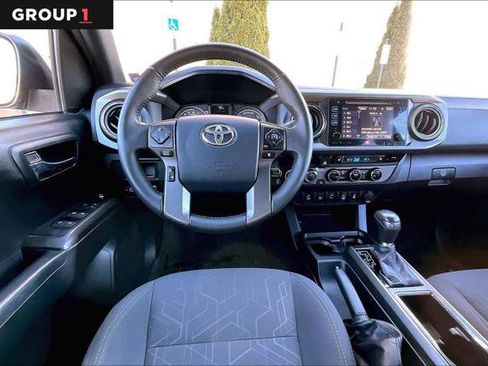 Certified 2017 Toyota Tacoma TRD Sport image 5