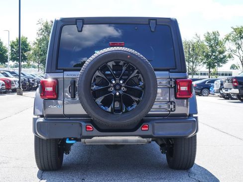 Used 2023 Jeep Wrangler Unlimited Sahara w/ Cold Weather Group AWD/4WD image 31