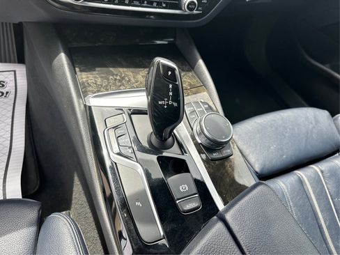 Used 2018 BMW 530i xDrive AWD/4WD image 13