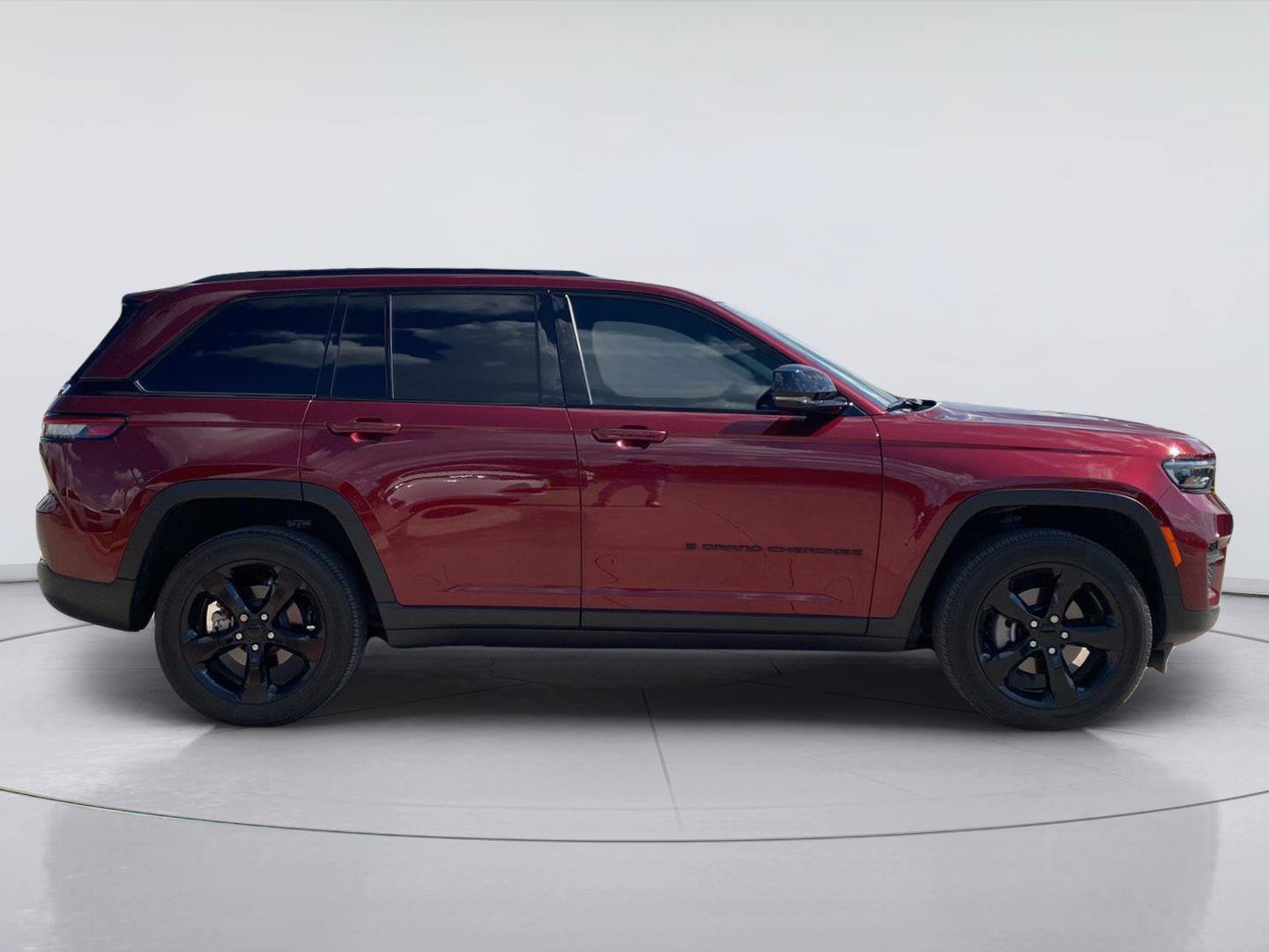 Used 2023 Jeep Grand Cherokee Altitude AWD/4WD image 6