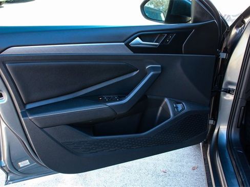 Used 2024 Volkswagen Jetta SE image 12