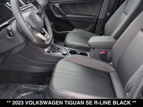 Used 2023 Volkswagen Tiguan SE R-Line image 2