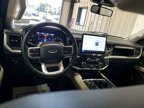 Used 2024 Ford Expedition Max XLT AWD/4WD image 5