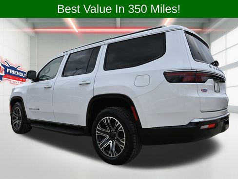 Used 2024 Jeep Wagoneer Series II w/ Flexible Seating Group image 2