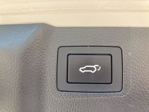 Used 2018 Hyundai Santa Fe Limited image 50