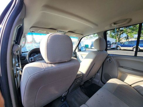 Used 2006 Jeep Liberty Limited AWD/4WD image 18