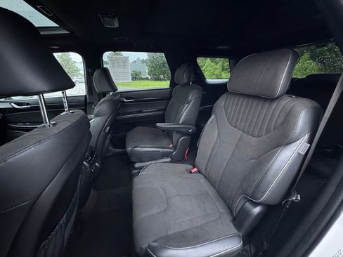 Used 2024 Hyundai Palisade Calligraphy image 24