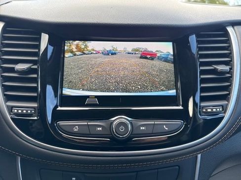 Used 2019 Chevrolet Trax LT w/ LT Convenience Package image 18