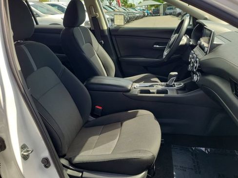 Used 2024 Nissan Sentra SV FWD image 17