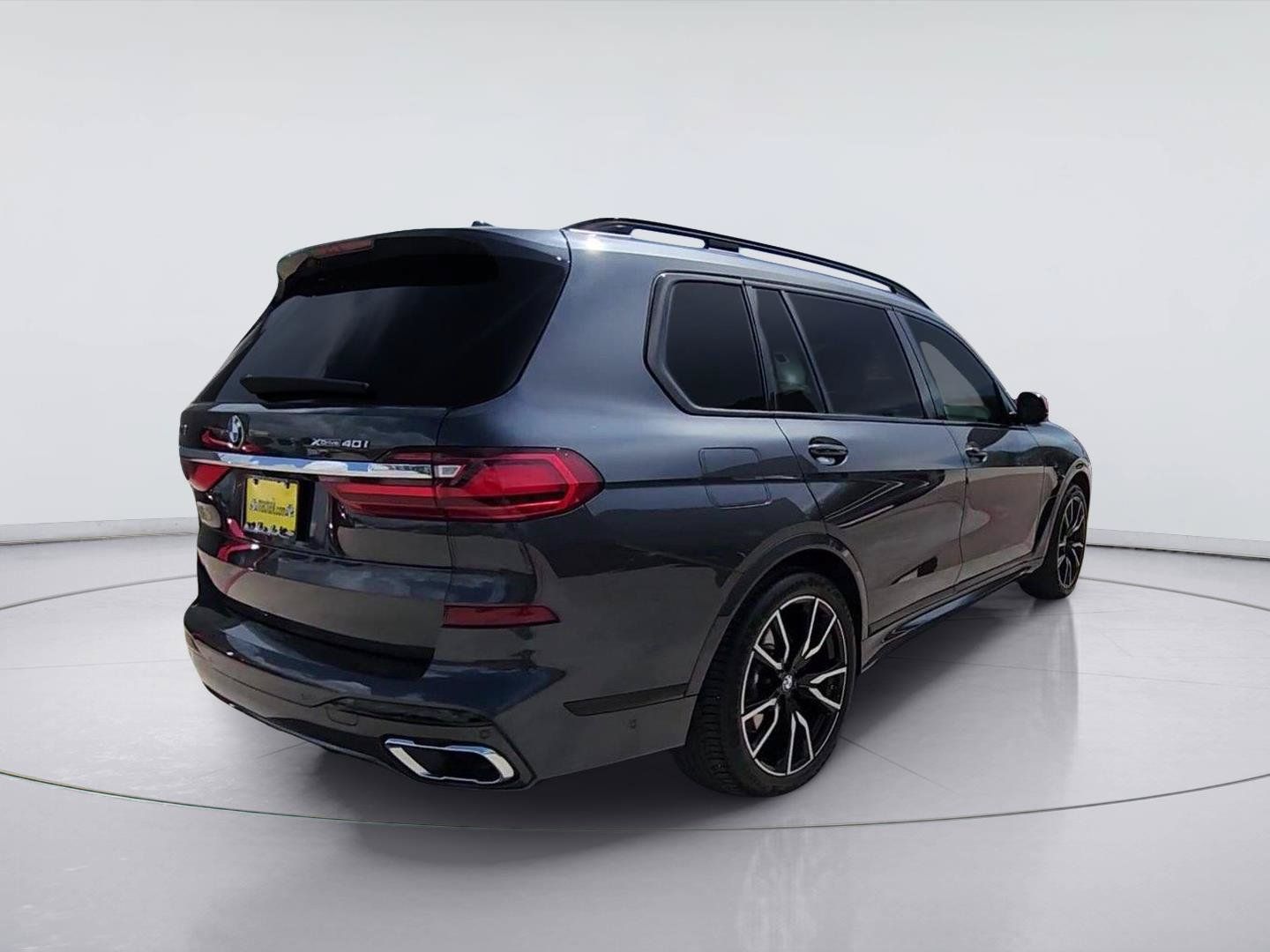 Used 2022 BMW X7 xDrive40i w/ M Sport Package AWD/4WD image 8