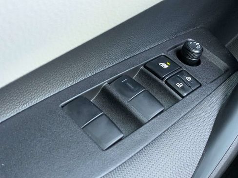 Used 2026 Toyota Corolla LE FWD image 22