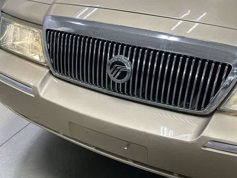 Used 2005 Mercury Grand Marquis GS RWD image 27