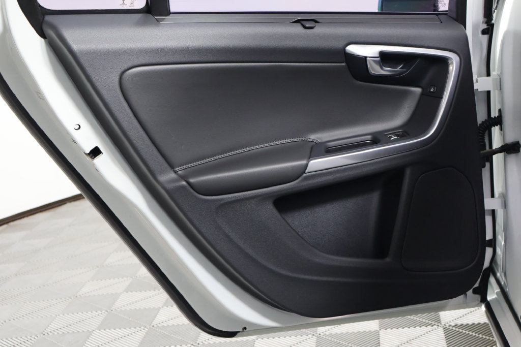 Used 2017 Volvo S60 T5 Inscription FWD image 13