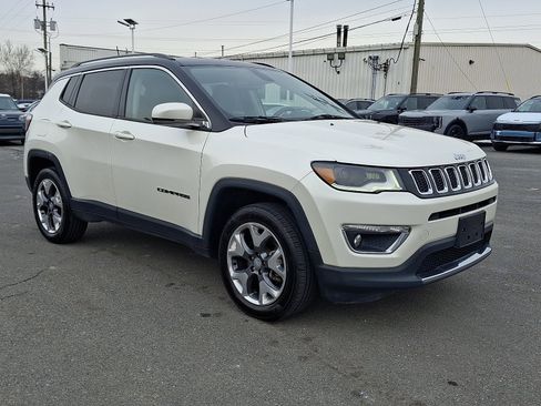 Used 2020 Jeep Compass Limited w/ Premium Lighting Group image 3