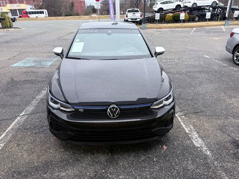 Used 2024 Volkswagen Golf R image 2