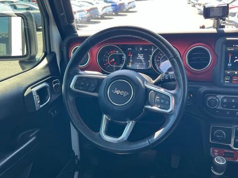 Used 2022 Jeep Wrangler Unlimited Rubicon w/ Cold Weather Group AWD/4WD image 12