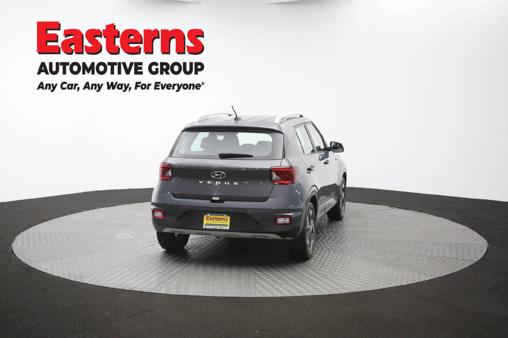 Used 2025 Hyundai Venue SEL FWD image 40