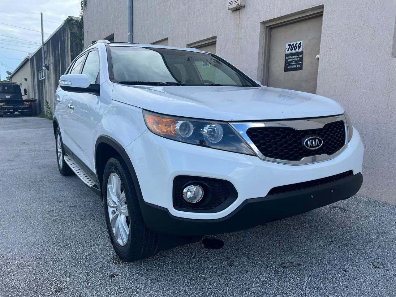 Used 2011 Kia Sorento LX w/ Convenience Pkg FWD image 5