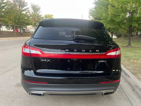 Used 2016 Lincoln MKX Reserve w/ Driver Assistance Package image 5