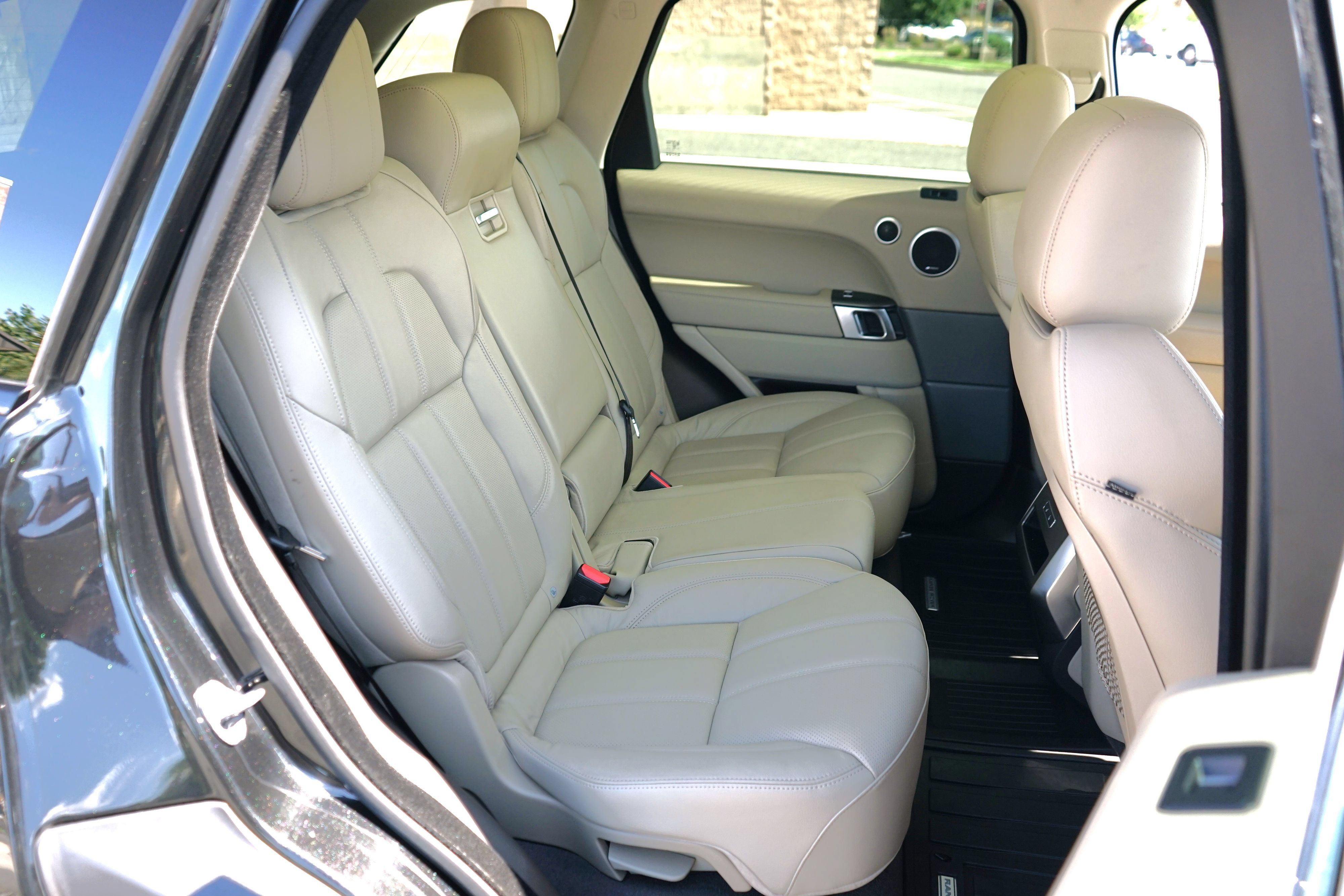 Used 2016 Land Rover Range Rover Sport SE AWD/4WD image 33