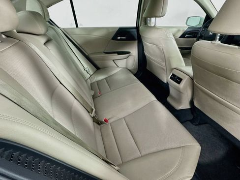Used 2015 Honda Accord Touring image 34