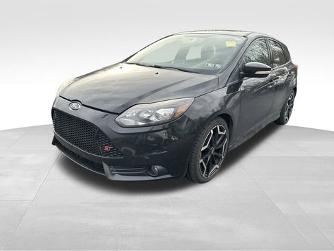 Used 2014 Ford Focus ST w/ Equipment Group 202A image 3
