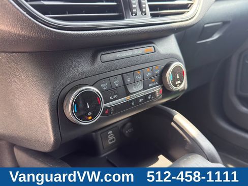 Used 2025 Ford Escape ST-Line Select AWD/4WD image 17
