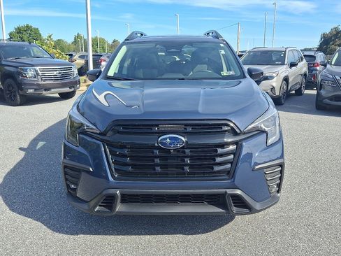 Used 2025 Subaru Ascent Bronze Edition image 2