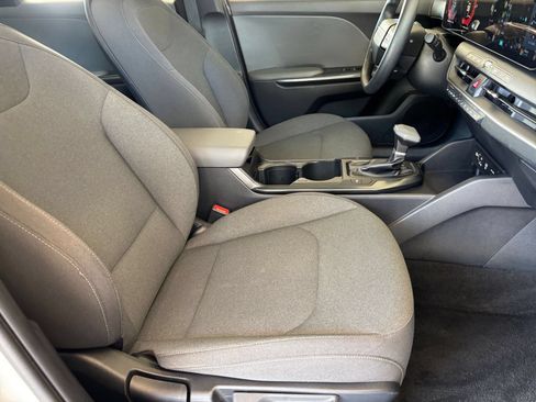 Used 2025 Kia K4 FWD image 35