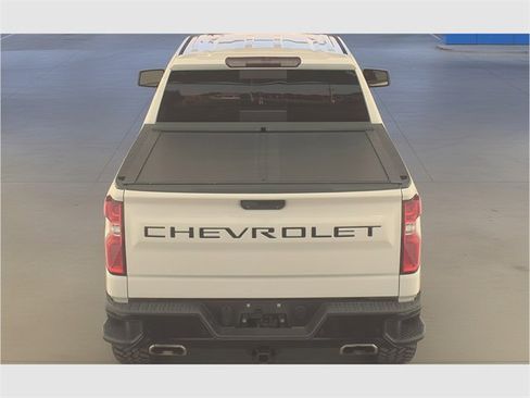 Used 2021 Chevrolet Silverado 1500 LT Trail Boss w/ Convenience Package II image 8