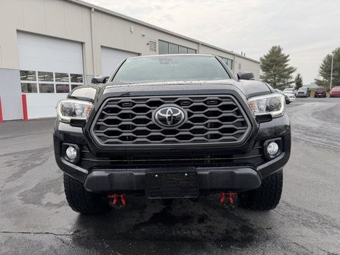 Used 2021 Toyota Tacoma TRD Off-Road w/ Technology Package image 11