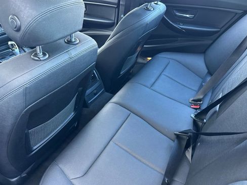 Used 2018 BMW 320i xDrive Sedan image 12