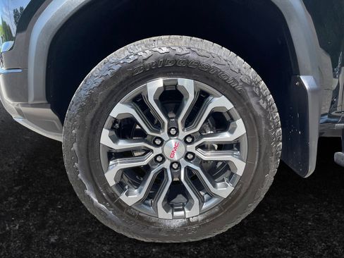 Used 2025 GMC Canyon Denali AWD/4WD image 15